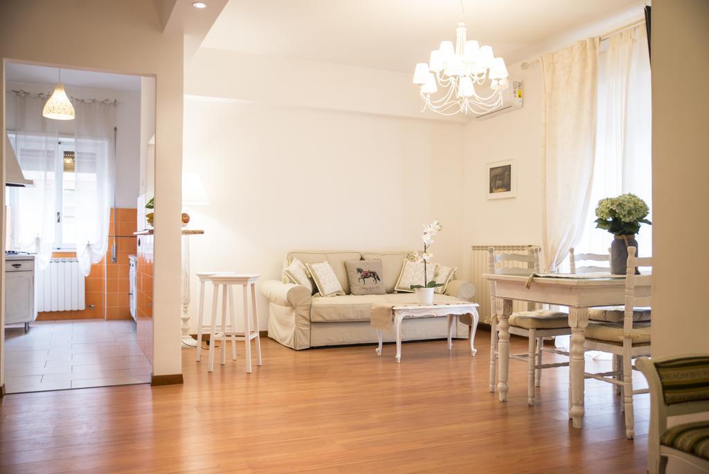 Tisserand Boutique & Apartment Лидо ди Остия Екстериор снимка
