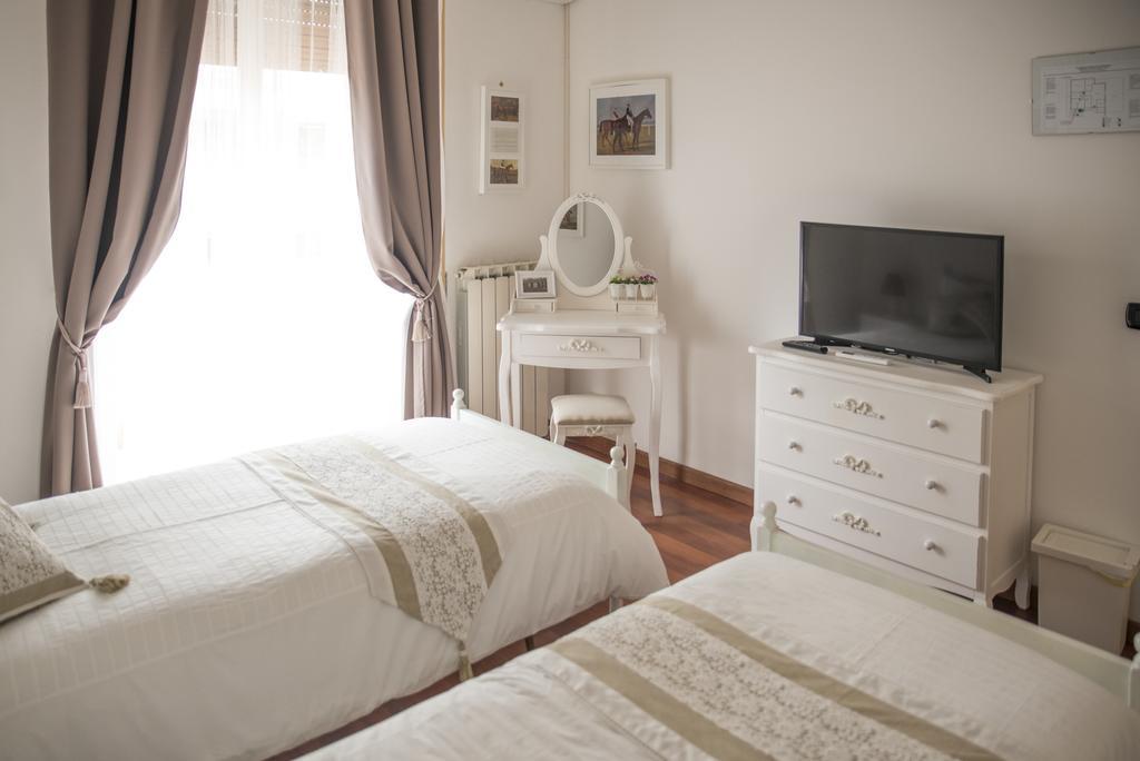 Tisserand Boutique & Apartment Лидо ди Остия Екстериор снимка
