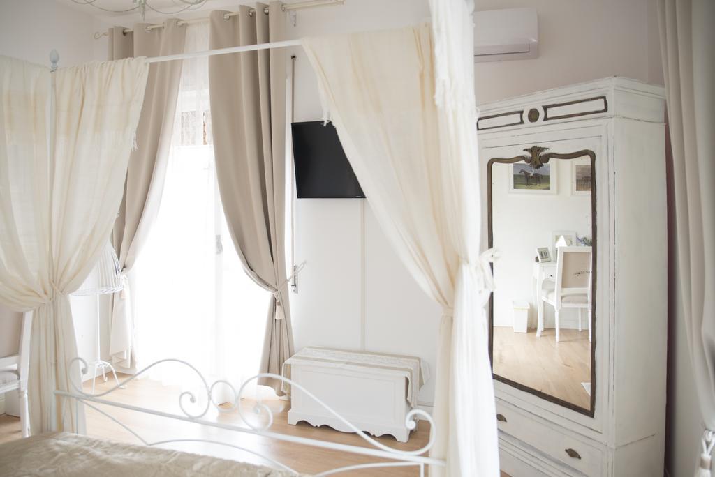 Tisserand Boutique & Apartment Лидо ди Остия Екстериор снимка